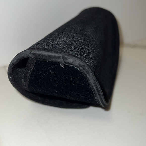 Marc by Marc Jacobs Black Velvet Large Sunglasses Case - Picture 5 of 7